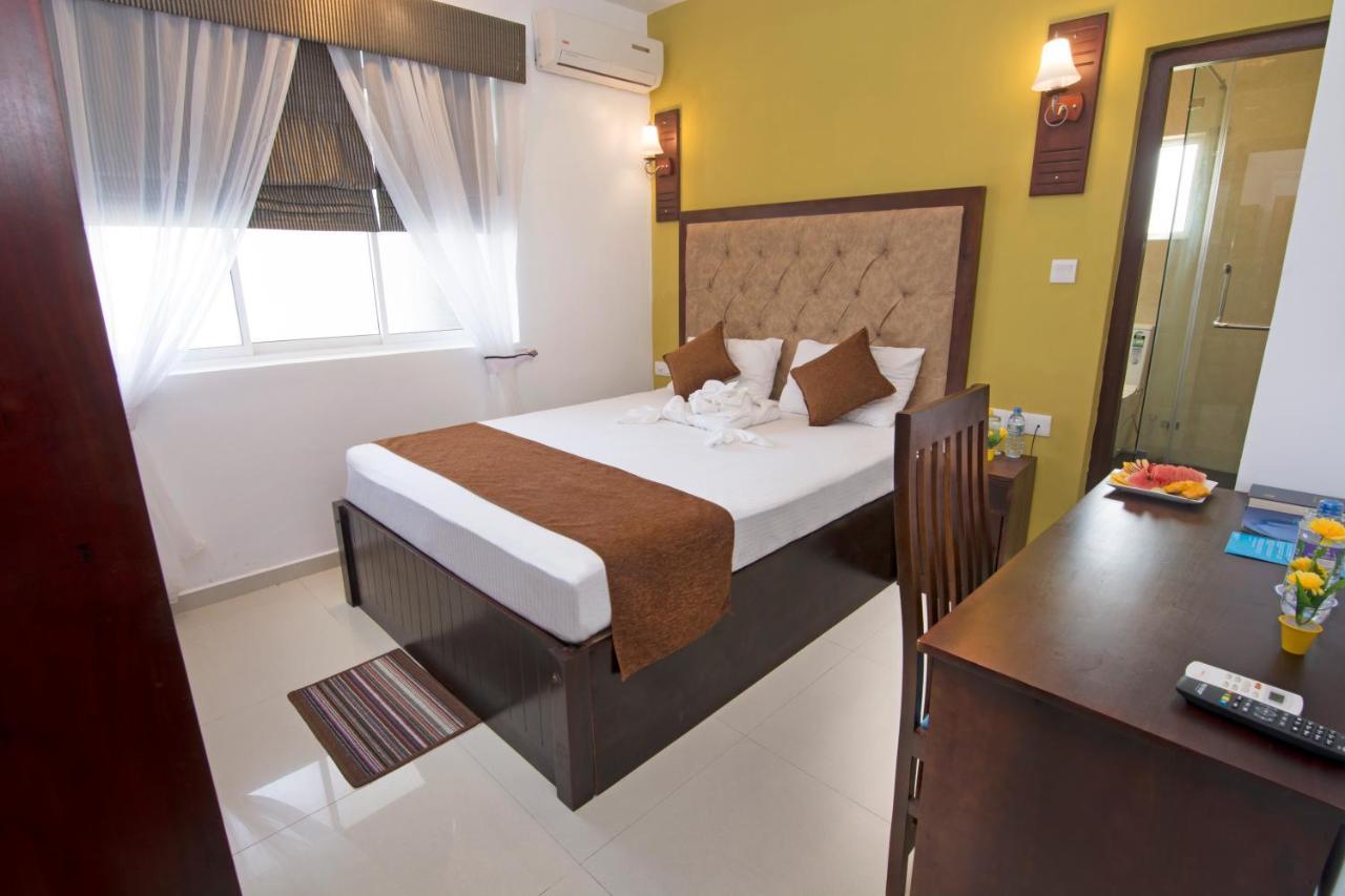 Mount Breeze Hotel Dehiwala-Mount Lavinia Dış mekan fotoğraf