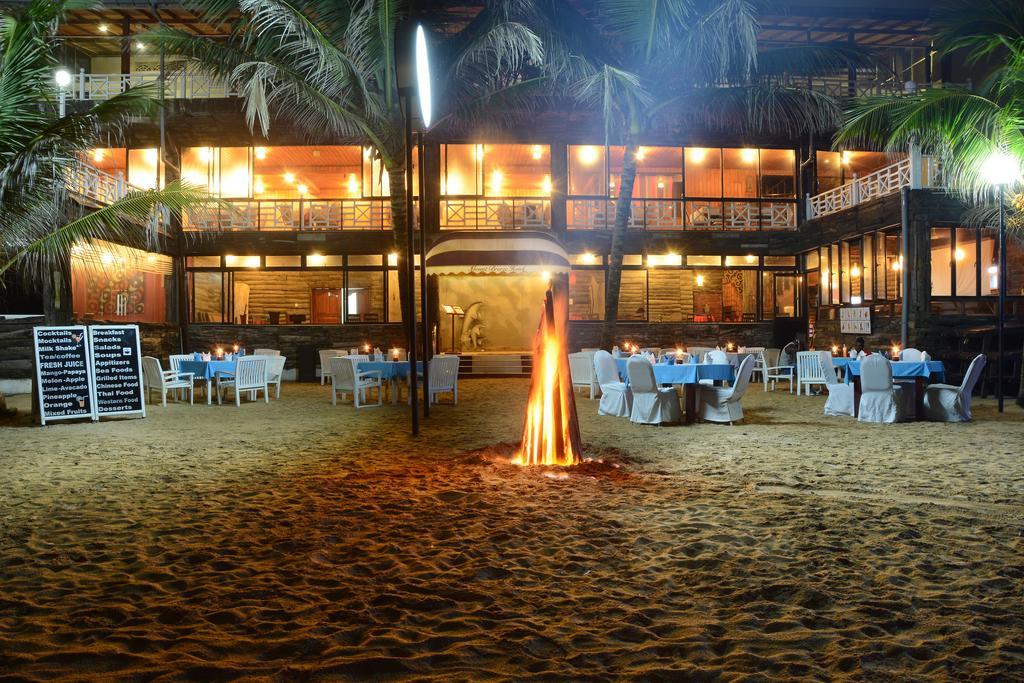 Mount Breeze Hotel Dehiwala-Mount Lavinia Dış mekan fotoğraf