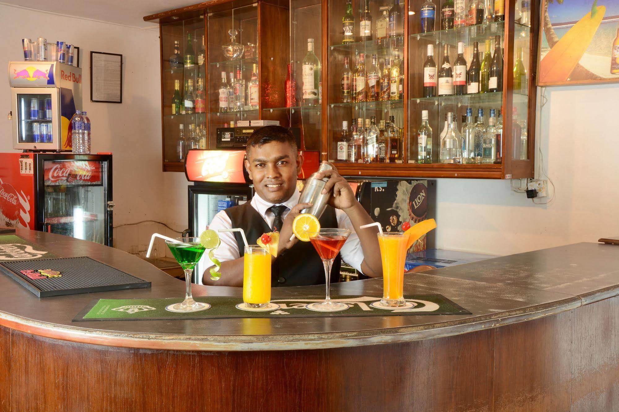 Mount Breeze Hotel Dehiwala-Mount Lavinia Dış mekan fotoğraf