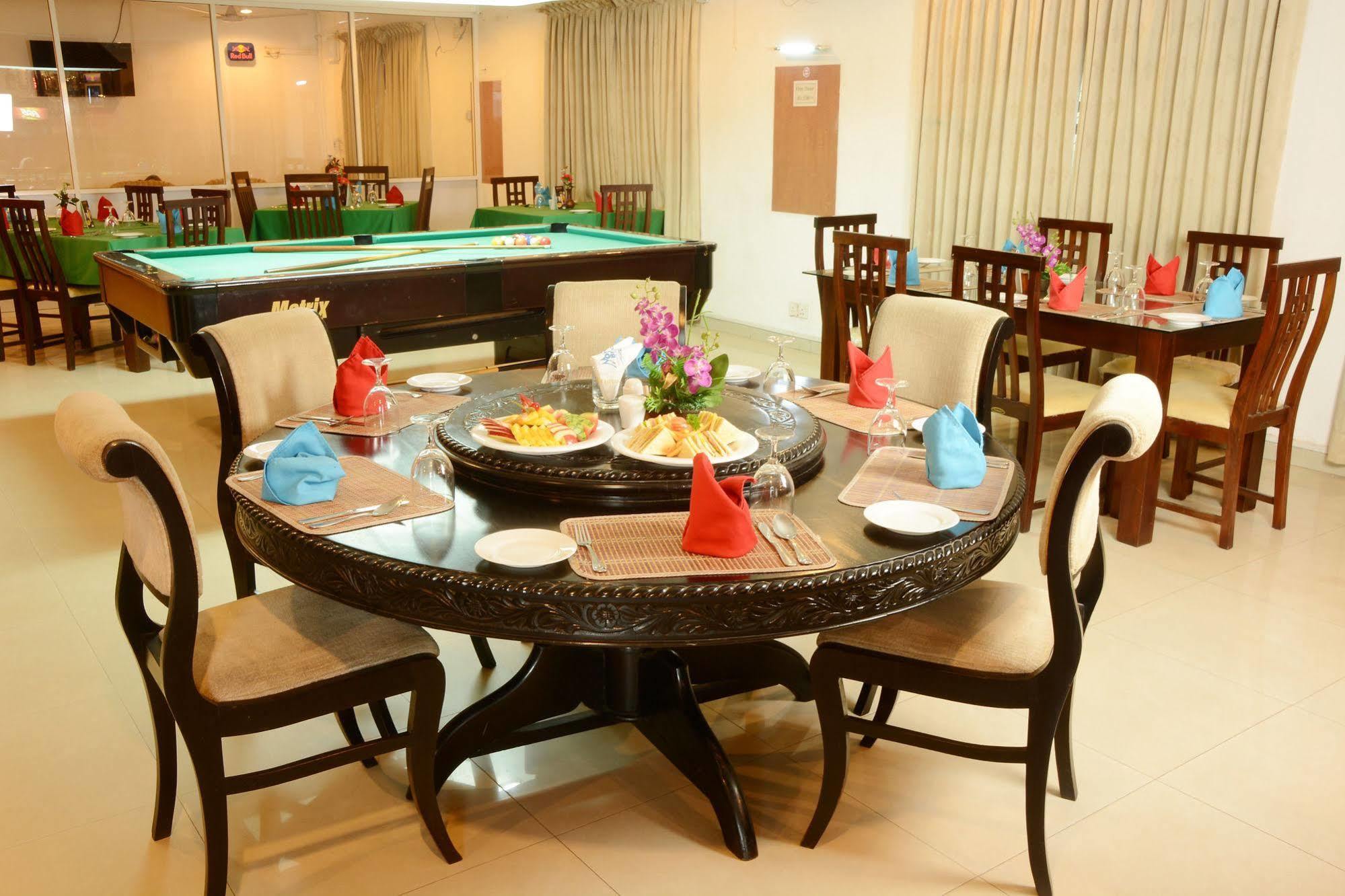 Mount Breeze Hotel Dehiwala-Mount Lavinia Dış mekan fotoğraf