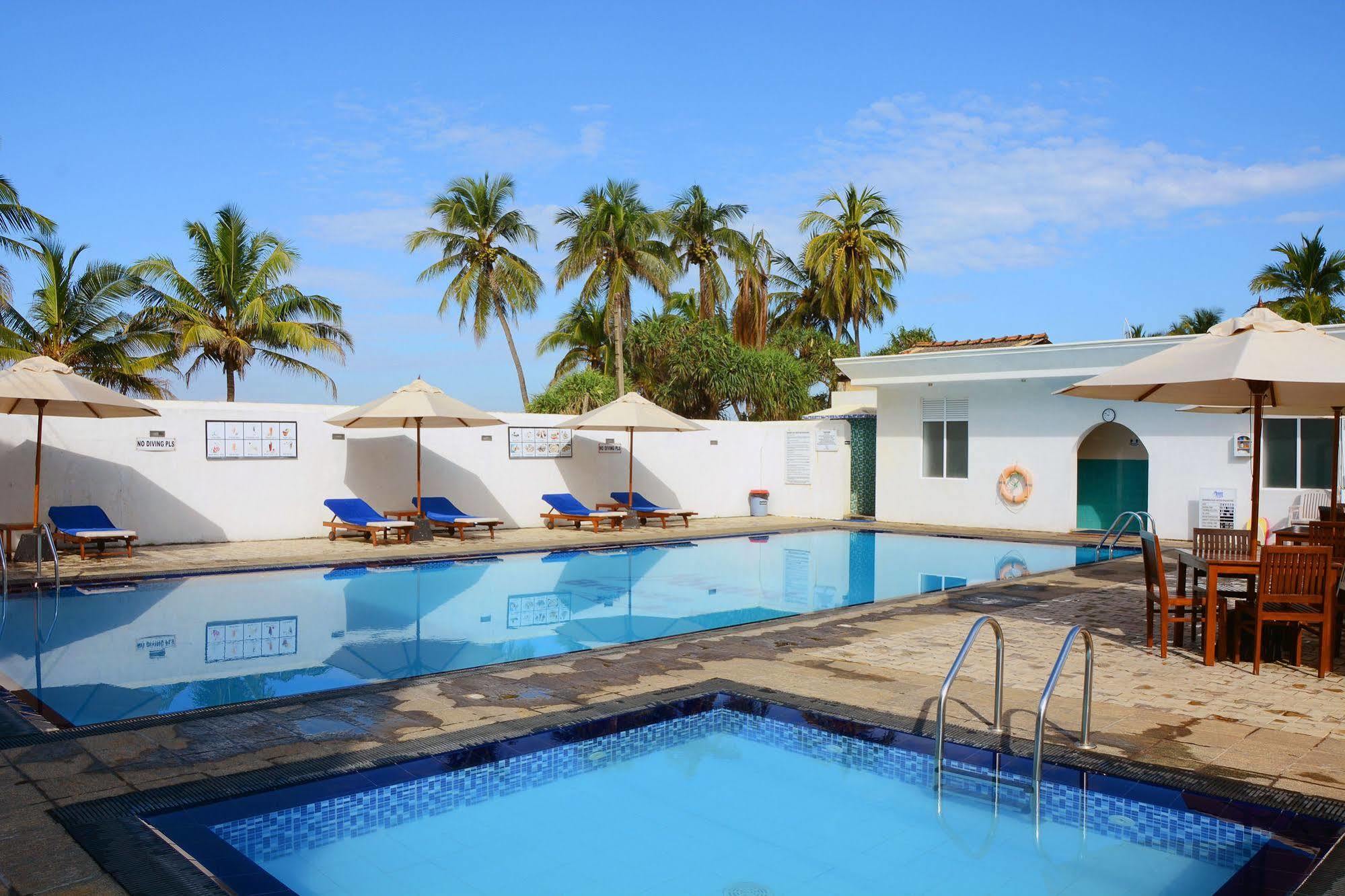 Mount Breeze Hotel Dehiwala-Mount Lavinia Dış mekan fotoğraf