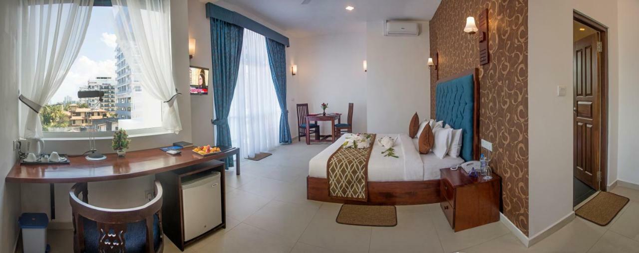 Mount Breeze Hotel Dehiwala-Mount Lavinia Dış mekan fotoğraf