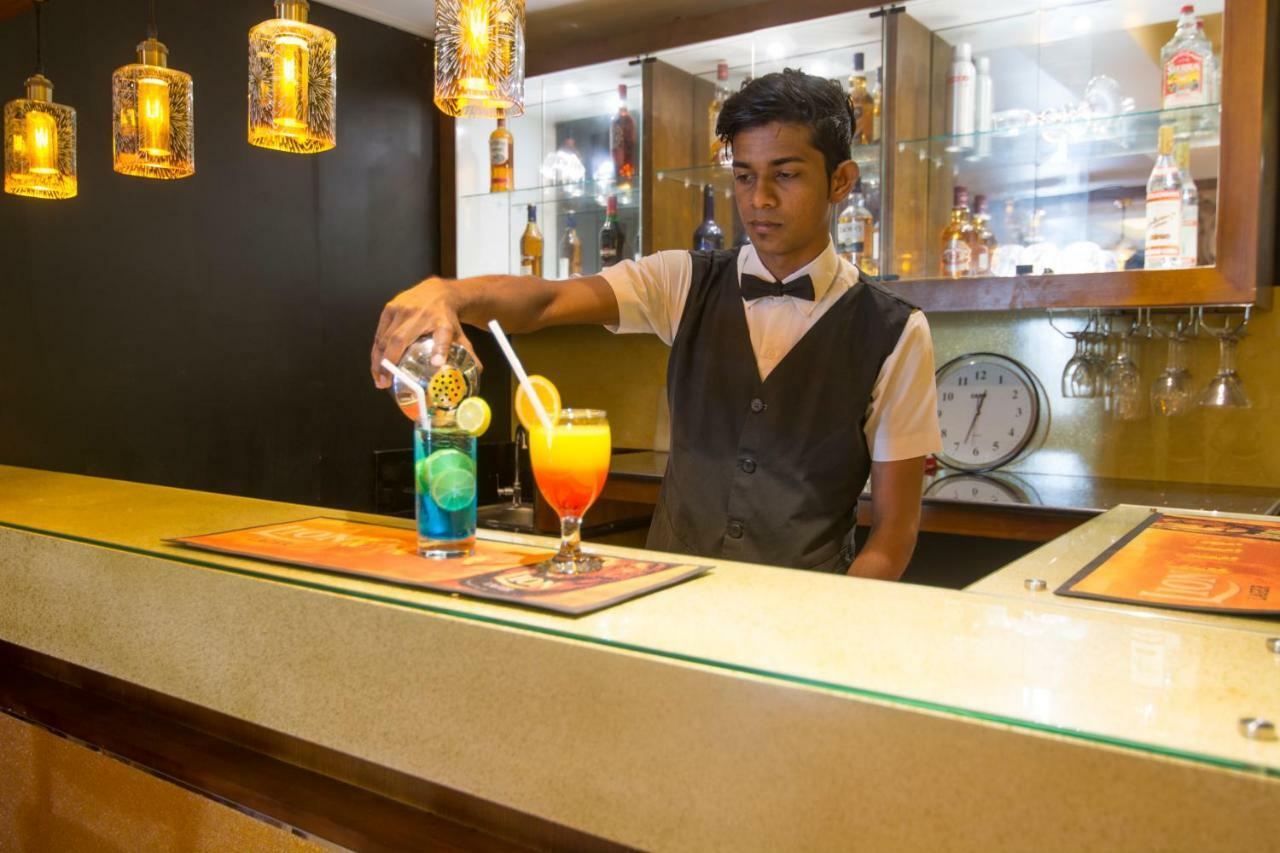 Mount Breeze Hotel Dehiwala-Mount Lavinia Dış mekan fotoğraf