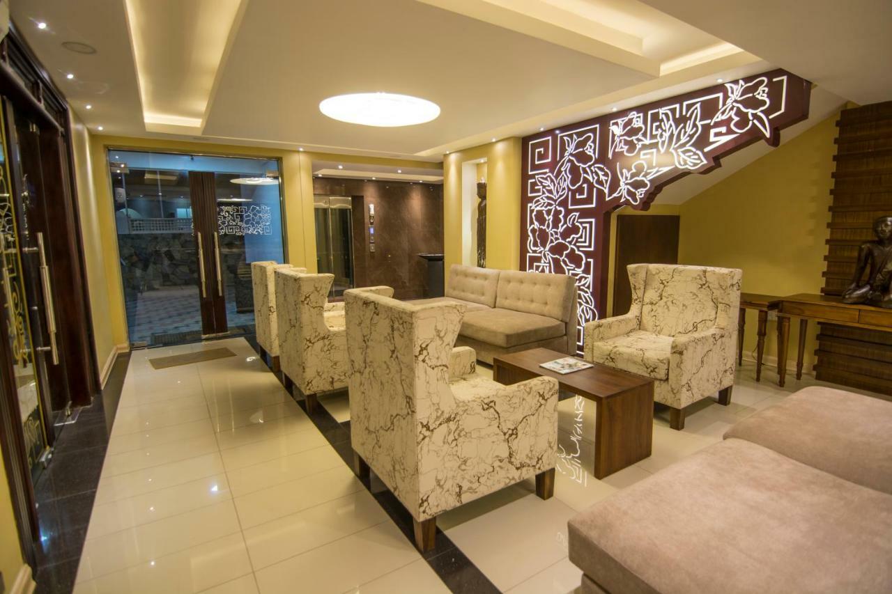 Mount Breeze Hotel Dehiwala-Mount Lavinia Dış mekan fotoğraf